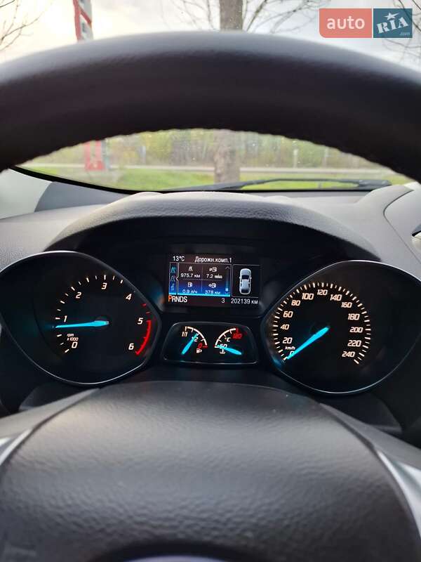 Внедорожник / Кроссовер Ford Kuga 2016 в Черновцах