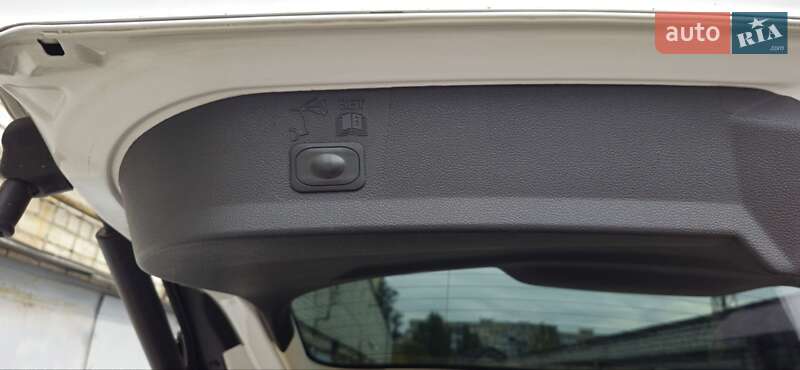 Внедорожник / Кроссовер Ford Kuga 2013 в Днепре