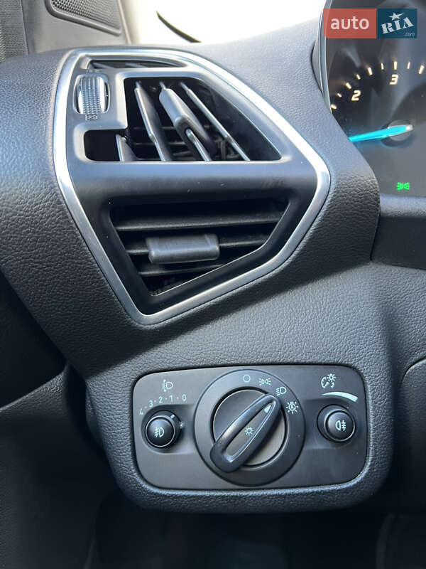 Позашляховик / Кросовер Ford Kuga 2013 в Луцьку