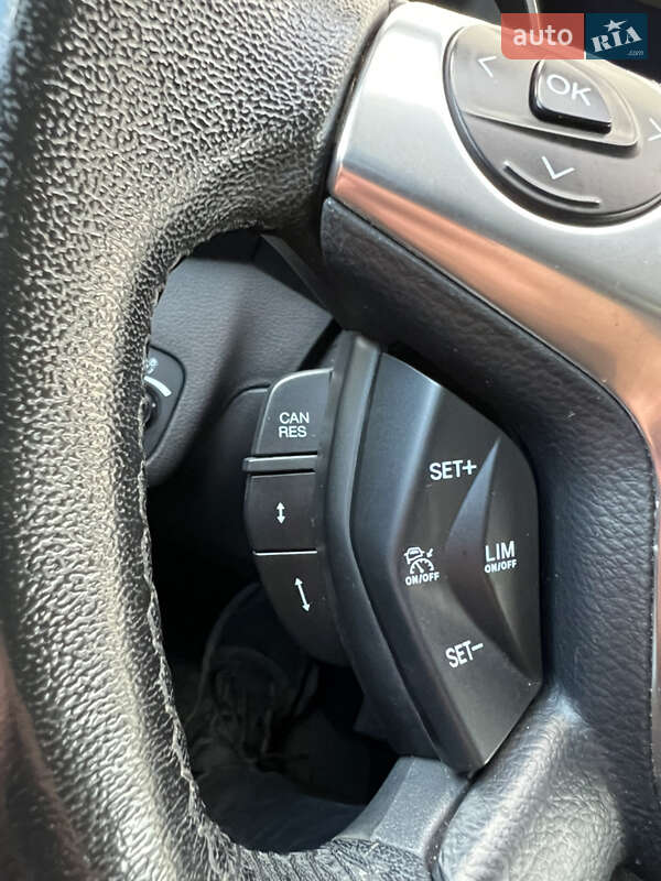 Позашляховик / Кросовер Ford Kuga 2013 в Луцьку