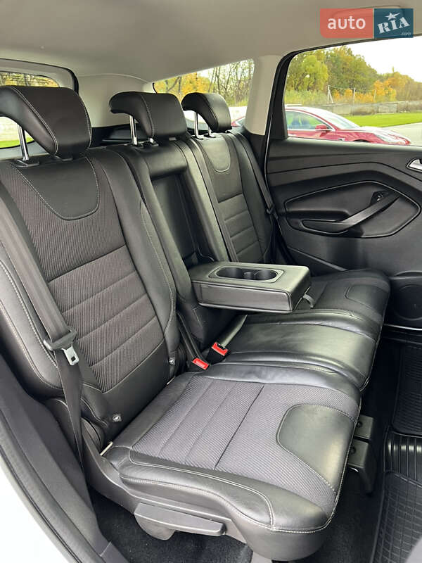 Позашляховик / Кросовер Ford Kuga 2013 в Луцьку