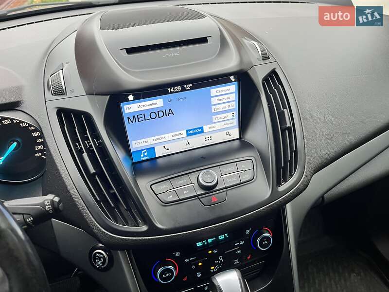 Позашляховик / Кросовер Ford Kuga 2017 в Києві