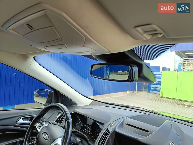 Внедорожник / Кроссовер Ford Kuga 2016 в Калуше