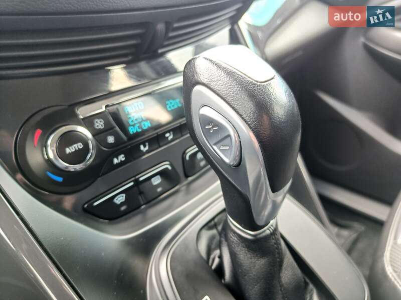 Внедорожник / Кроссовер Ford Kuga 2016 в Калуше