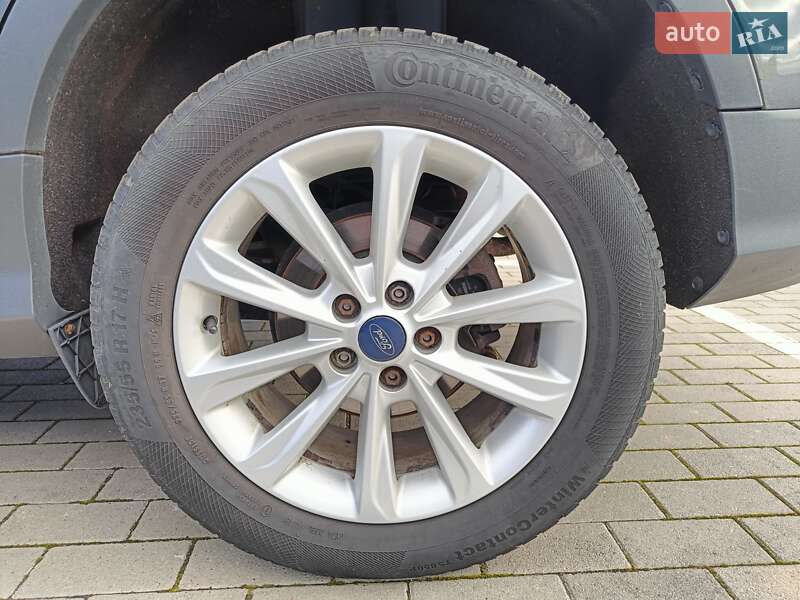 Внедорожник / Кроссовер Ford Kuga 2016 в Калуше