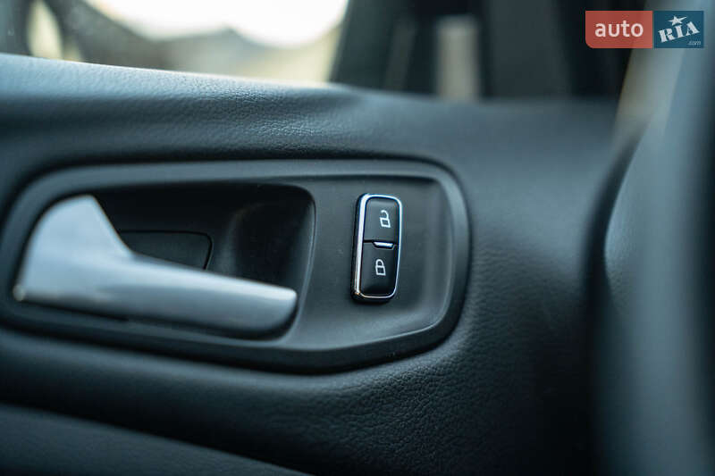 Внедорожник / Кроссовер Ford Kuga 2015 в Черновцах фото 14 Внедорожник / Кроссовер Ford Kuga 2015 в Черновцах