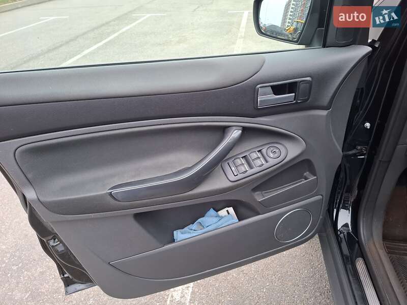 Позашляховик / Кросовер Ford Kuga 2011 в Києві фото 38 Позашляховик / Кросовер Ford Kuga 2011 в Києві