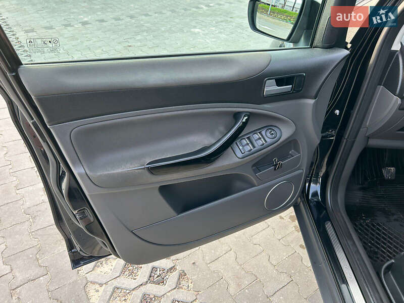 Позашляховик / Кросовер Ford Kuga 2012 в Львові фото 14 Позашляховик / Кросовер Ford Kuga 2012 в Львові