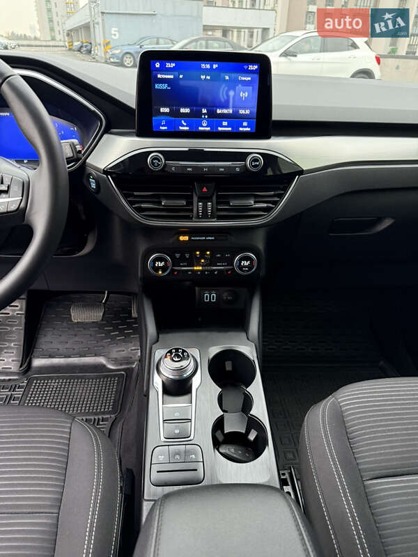 Позашляховик / Кросовер Ford Kuga 2021 в Києві фото 16 Позашляховик / Кросовер Ford Kuga 2021 в Києві