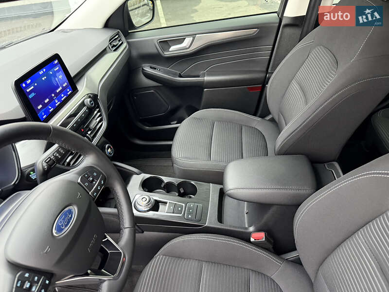 Позашляховик / Кросовер Ford Kuga 2021 в Києві фото 13 Позашляховик / Кросовер Ford Kuga 2021 в Києві