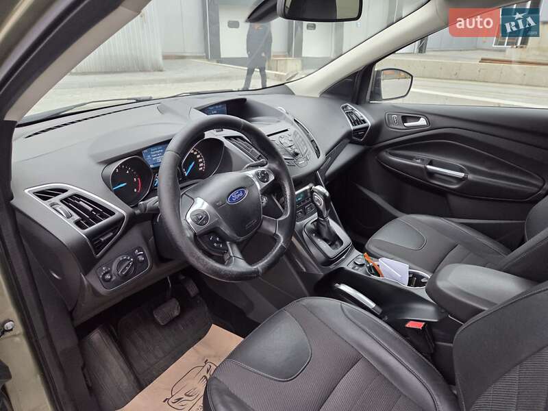 Внедорожник / Кроссовер Ford Kuga 2013 в Луцке