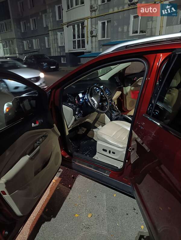 Внедорожник / Кроссовер Ford Kuga 2014 в Чернигове