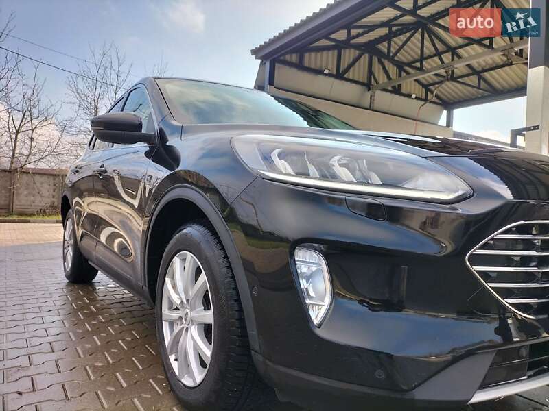 Позашляховик / Кросовер Ford Kuga 2020 в Дунаївцях