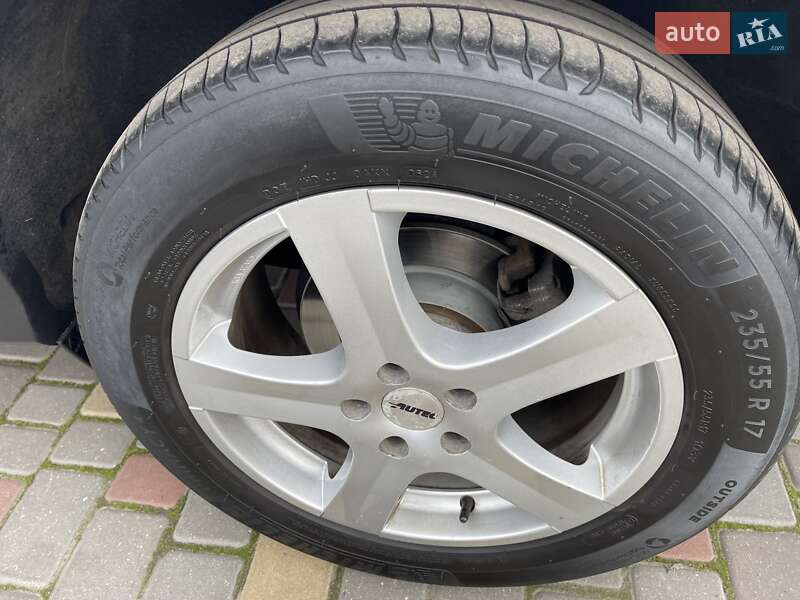 Позашляховик / Кросовер Ford Kuga 2016 в Миколаєві