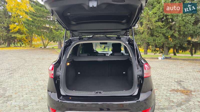 Внедорожник / Кроссовер Ford Kuga 2010 в Ровно