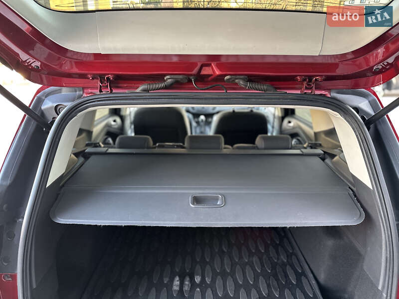 Внедорожник / Кроссовер Ford Kuga 2015 в Львове фото 92 Внедорожник / Кроссовер Ford Kuga 2015 в Львове