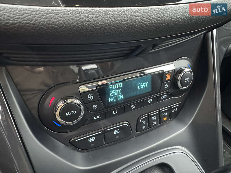 Позашляховик / Кросовер Ford Kuga 2015 в Житомирі