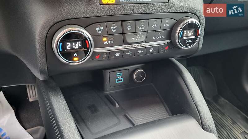 Внедорожник / Кроссовер Ford Kuga 2020 в Киеве