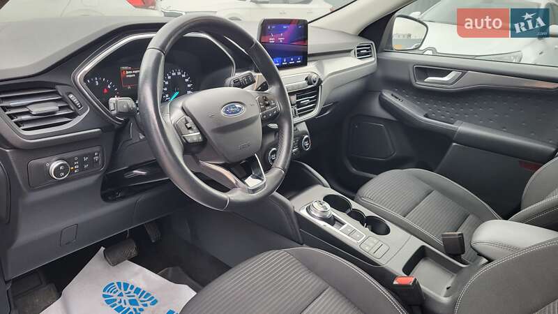 Внедорожник / Кроссовер Ford Kuga 2020 в Киеве