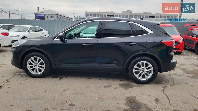 Внедорожник / Кроссовер Ford Kuga 2020 в Киеве