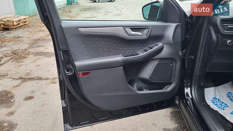 Внедорожник / Кроссовер Ford Kuga 2020 в Киеве