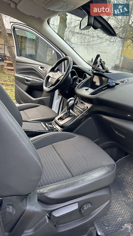 Позашляховик / Кросовер Ford Kuga 2019 в Хмельницькому