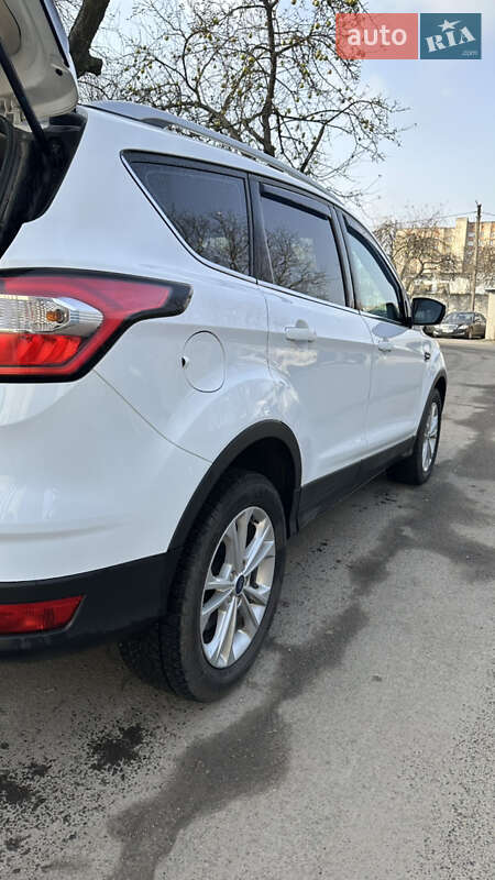 Позашляховик / Кросовер Ford Kuga 2019 в Хмельницькому
