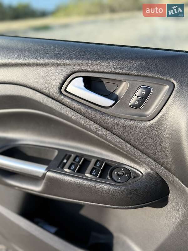 Внедорожник / Кроссовер Ford Kuga 2017 в Днепре фото 19 Внедорожник / Кроссовер Ford Kuga 2017 в Днепре