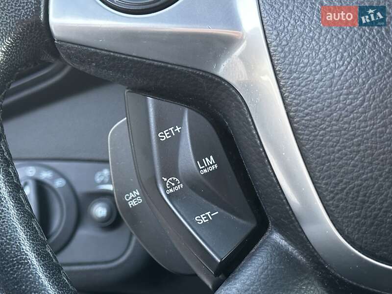 Внедорожник / Кроссовер Ford Kuga 2014 в Львове