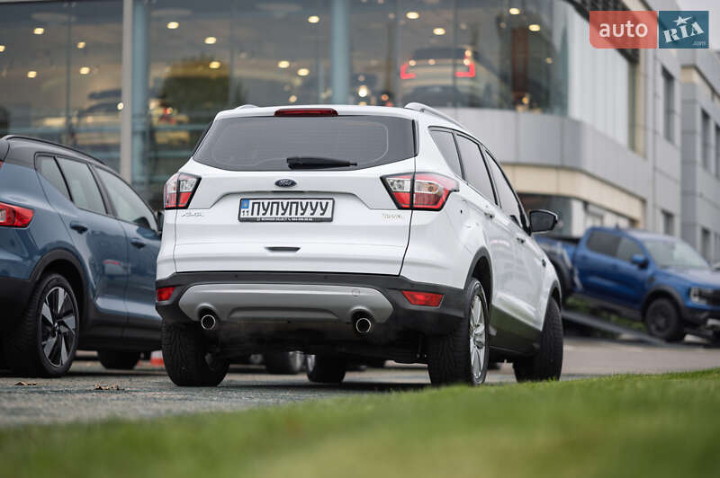 Позашляховик / Кросовер Ford Kuga 2019 в Києві