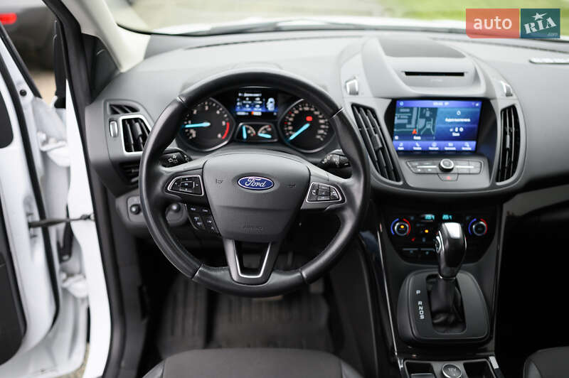 Позашляховик / Кросовер Ford Kuga 2019 в Києві