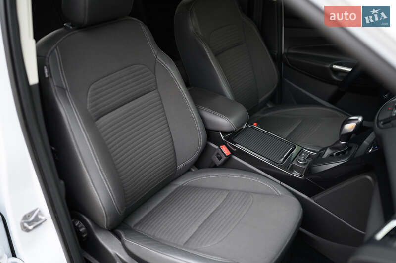 Позашляховик / Кросовер Ford Kuga 2019 в Києві