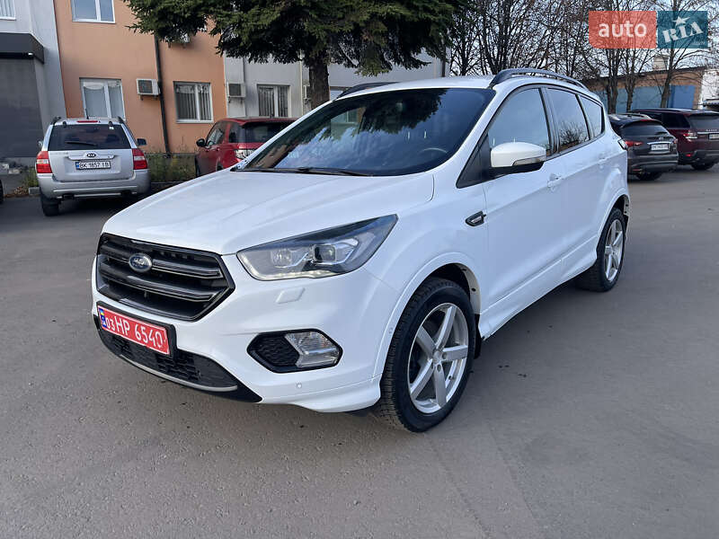 Внедорожник / Кроссовер Ford Kuga 2019 в Ровно