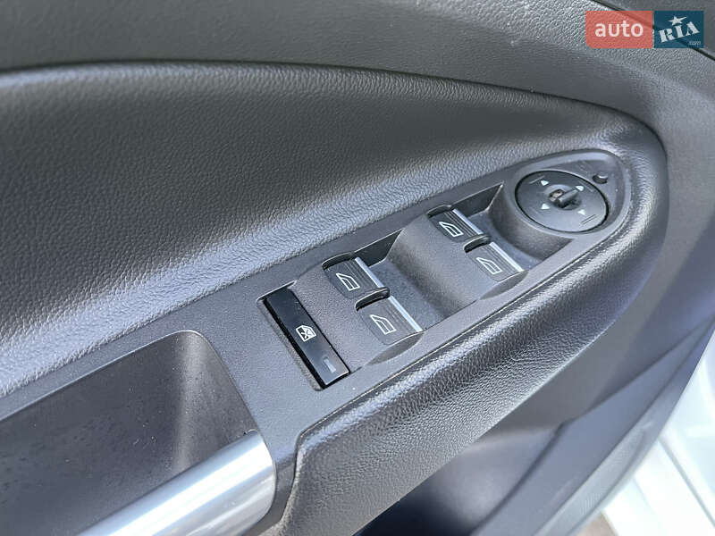 Внедорожник / Кроссовер Ford Kuga 2019 в Ровно