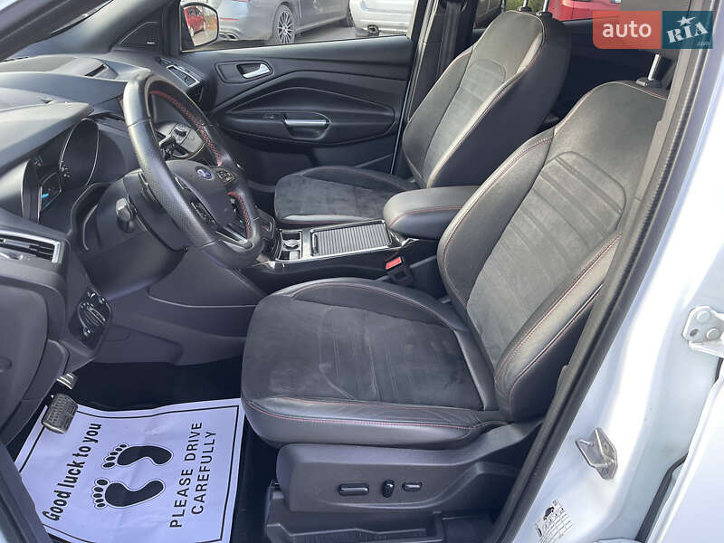 Внедорожник / Кроссовер Ford Kuga 2019 в Ровно