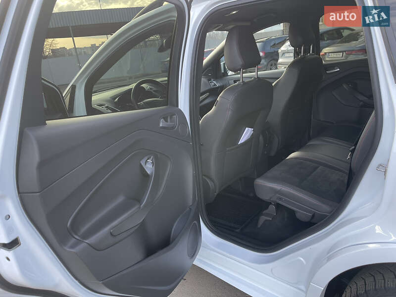 Внедорожник / Кроссовер Ford Kuga 2019 в Ровно