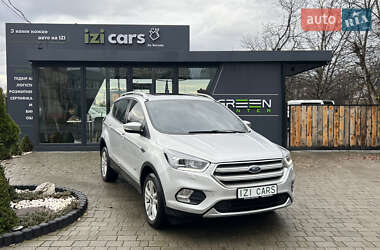 Внедорожник / Кроссовер Ford Kuga 2017 в Львове