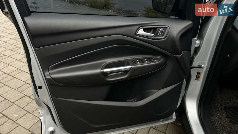 Внедорожник / Кроссовер Ford Kuga 2017 в Львове