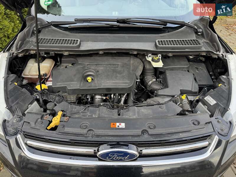 Внедорожник / Кроссовер Ford Kuga 2015 в Львове