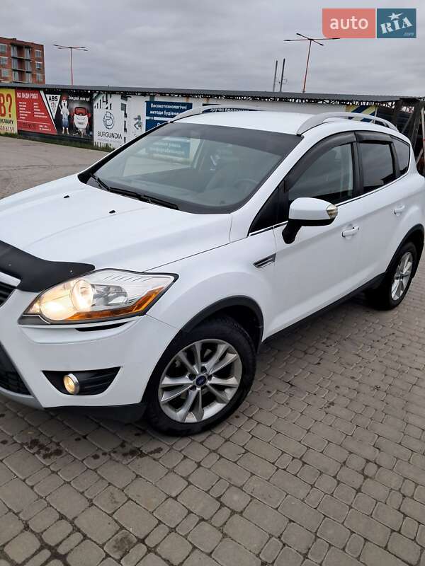 Позашляховик / Кросовер Ford Kuga 2012 в Ірпені