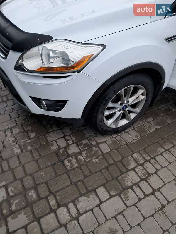 Позашляховик / Кросовер Ford Kuga 2012 в Ірпені