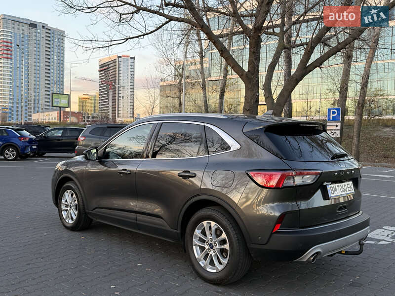 Внедорожник / Кроссовер Ford Kuga 2020 в Киеве