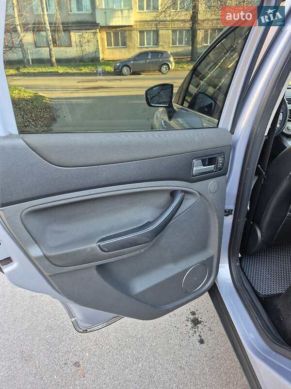 Внедорожник / Кроссовер Ford Kuga 2013 в Черкассах