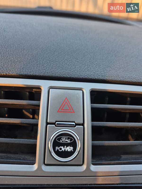 Внедорожник / Кроссовер Ford Kuga 2013 в Черкассах