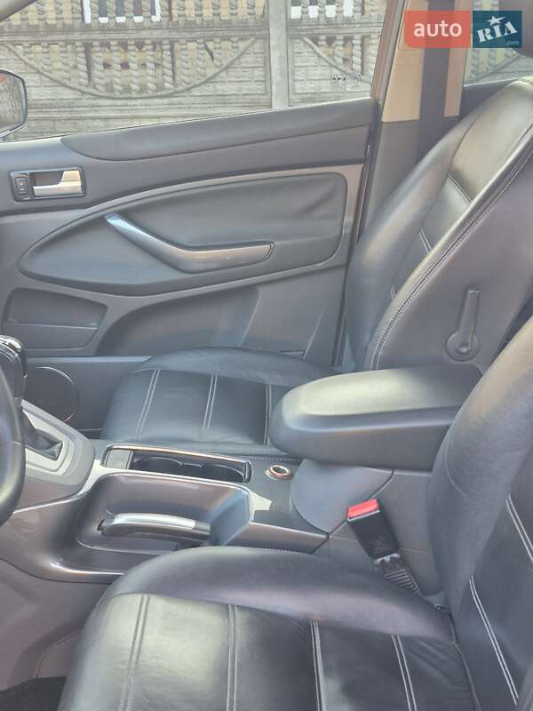 Внедорожник / Кроссовер Ford Kuga 2013 в Черкассах