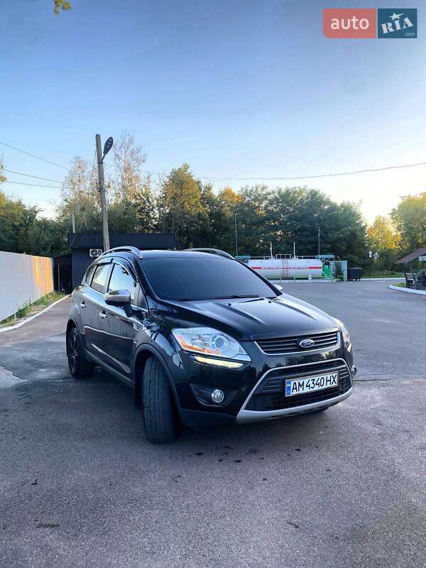 Внедорожник / Кроссовер Ford Kuga 2011 в Олевске