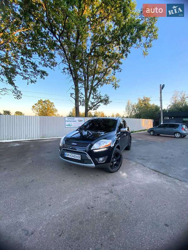 Внедорожник / Кроссовер Ford Kuga 2011 в Олевске