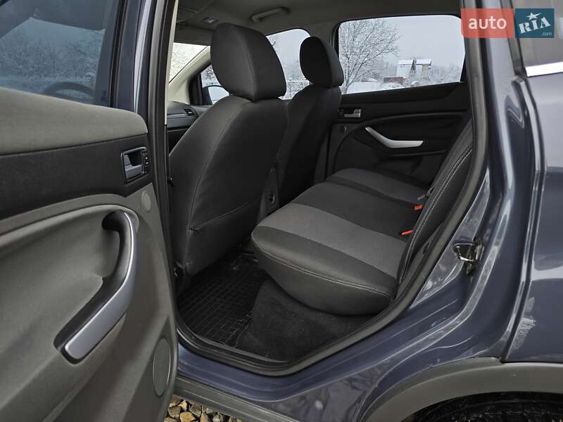 Внедорожник / Кроссовер Ford Kuga 2011 в Калуше