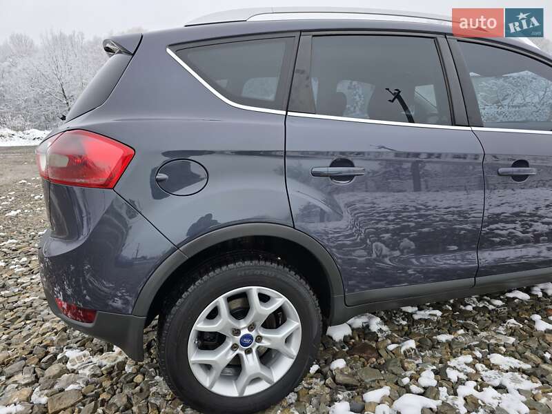 Внедорожник / Кроссовер Ford Kuga 2011 в Калуше