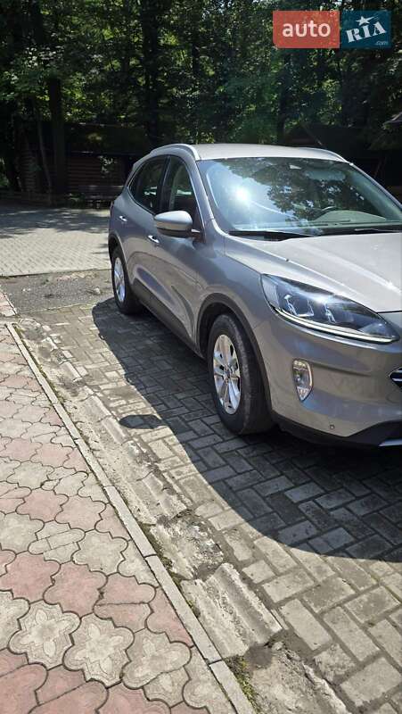 Внедорожник / Кроссовер Ford Kuga 2020 в Чорткове